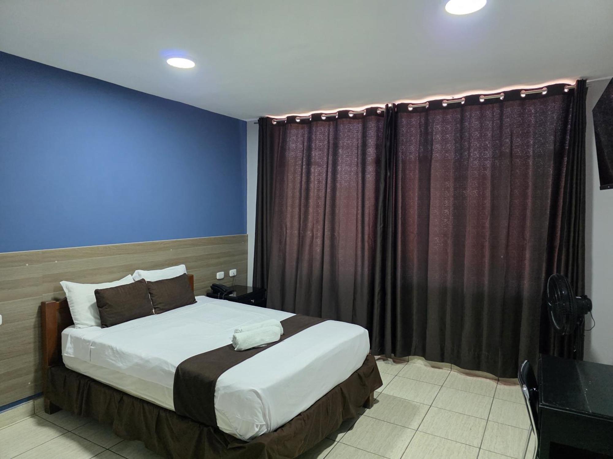 Del Sol Hotel