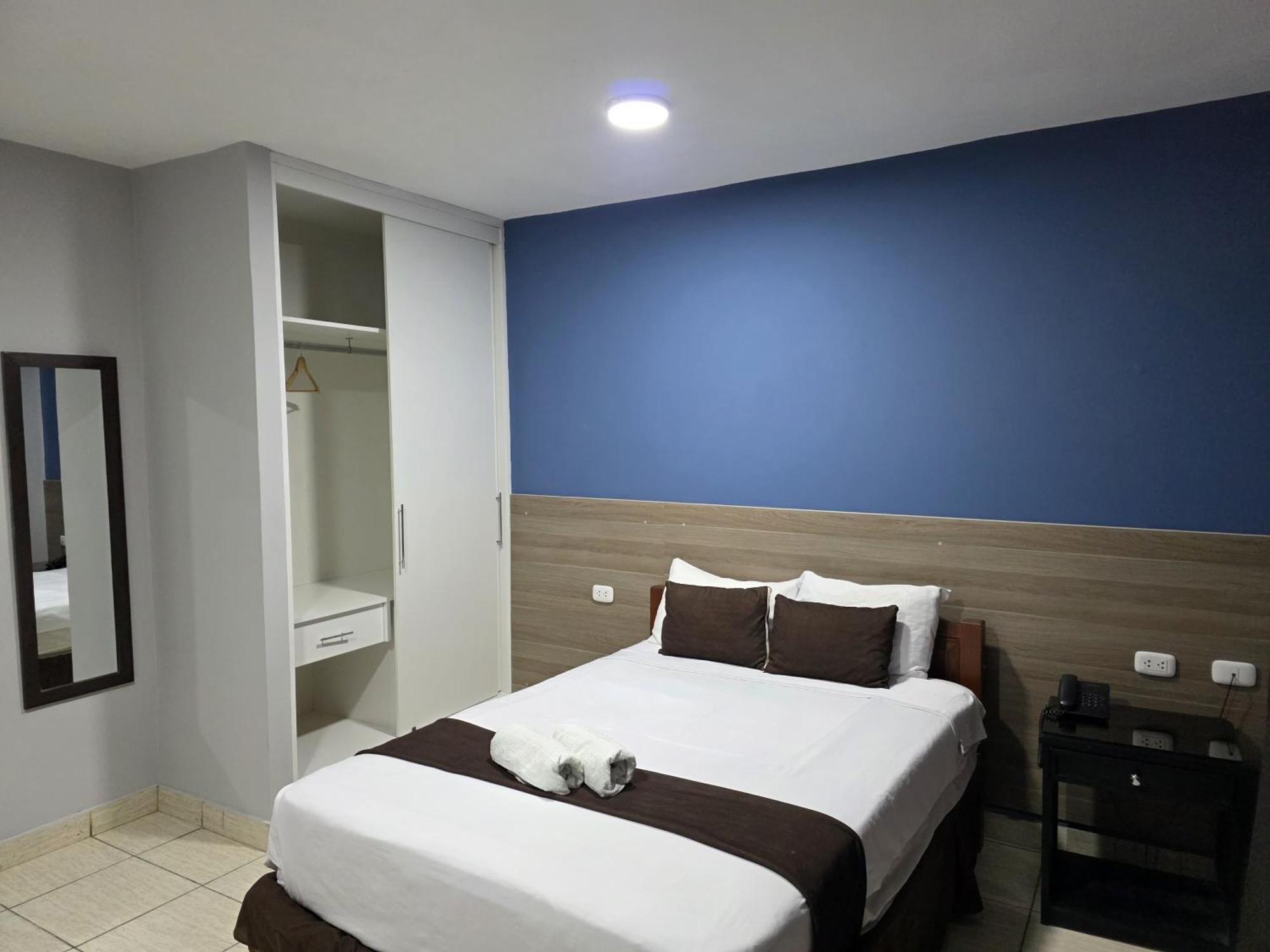 Del Sol Hotel